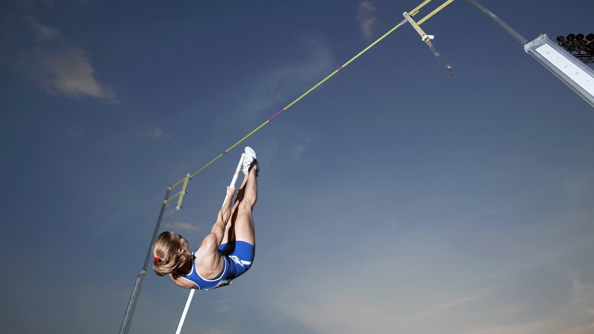 kaiyun登录-绿茵场上的生命礼赞，当格列兹曼重伤倒地，莱比锡全队围拢祈祷的那一刻，绿茵场上的生命礼赞，莱比锡全队为重伤格列兹曼祈祷